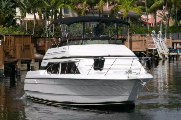 Slide: The Image of Wellcraft Triumph Bridgedeck Sedan 34 1991 - 1
