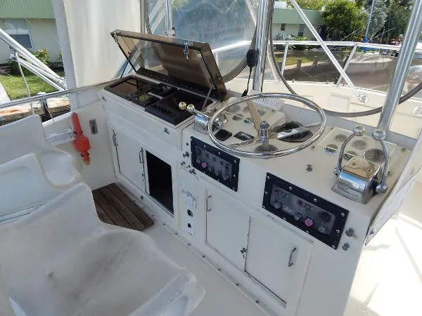 Slide: The Image of Hatteras 46 Convertible 1977 - 11
