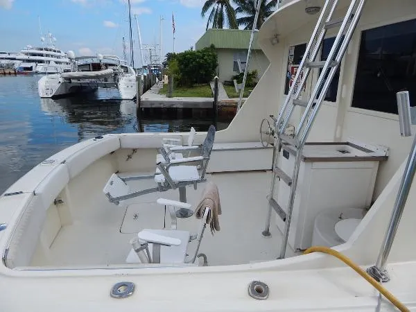 Slide: The Image of Hatteras 46 Convertible 1977 - 4