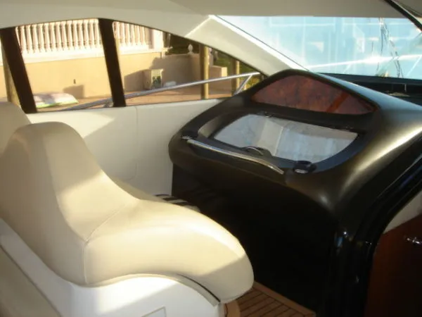 Slide: The Image of Sunseeker Predator 68 2005 - 3