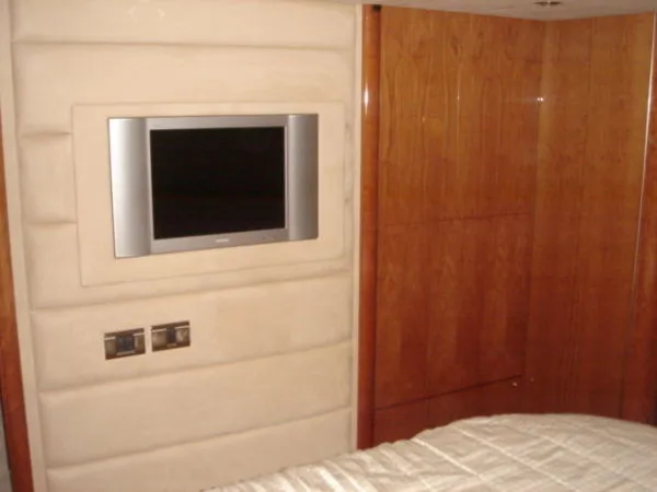 Slide: The Image of Sunseeker Predator 68 2005 - 9