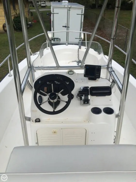 Slide: The Image of Boston Whaler 180 Dauntless 2002 - 8