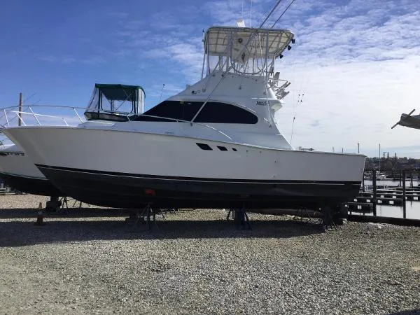 Slide: The Image of Luhrs 35 Convertible 1995 - 0