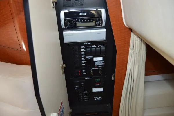 Slide: The Image of Sea Ray 320 Sundancer 2005 - 10