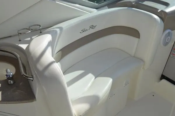 Slide: The Image of Sea Ray 320 Sundancer 2005 - 4