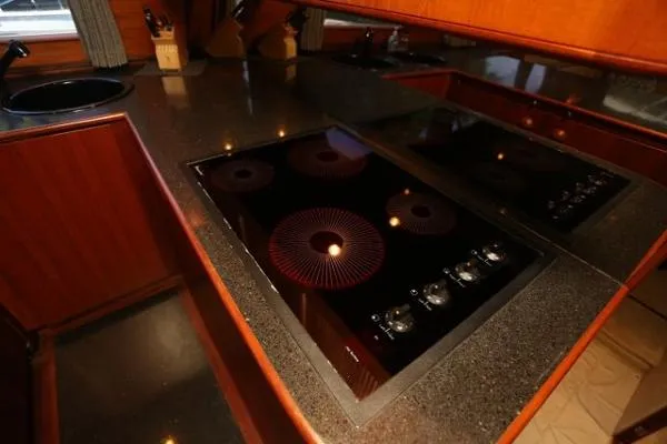 Slide: The Image of T & D Hatteras/Bertram/Viking Sportfish 1992 - 11