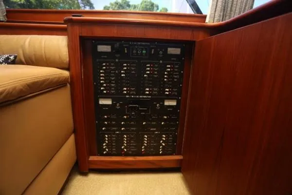 Slide: The Image of T & D Hatteras/Bertram/Viking Sportfish 1992 - 7