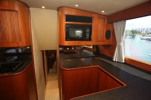 Slide: The Image of T & D Hatteras/Bertram/Viking Sportfish 1992 - 9