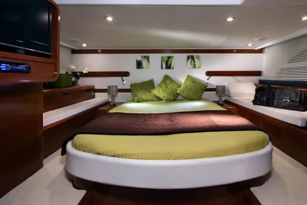Slide: The Image of Beneteau Gran Turismo 44 2015 - 9
