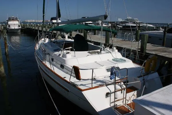 Slide: The Image of Beneteau 40 Center Cockpit 2002 - 2