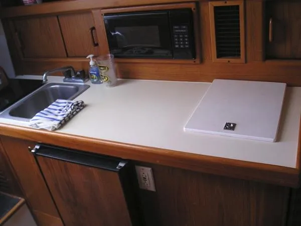 Slide: The Image of Mainship Pilot 30 Sedan 1999 - 1