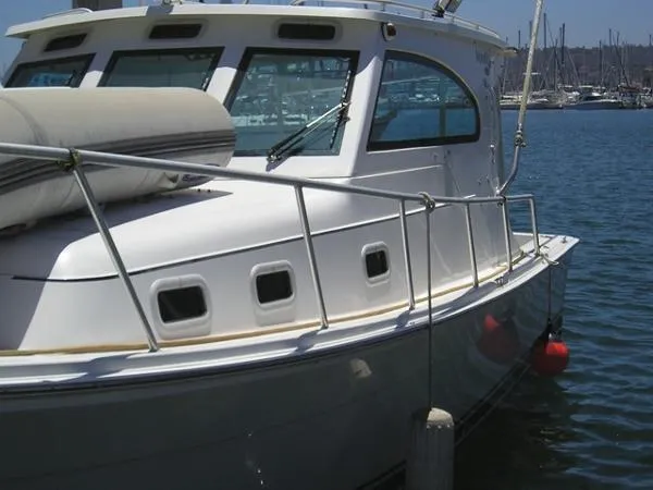 Slide: The Image of Mainship Pilot 30 Sedan 1999 - 7