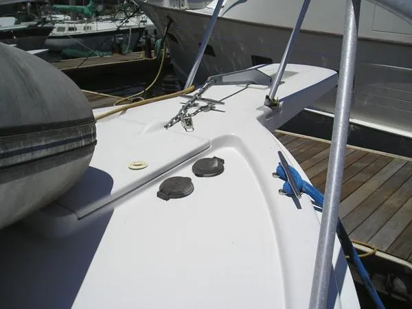 Slide: The Image of Mainship Pilot 30 Sedan 1999 - 8