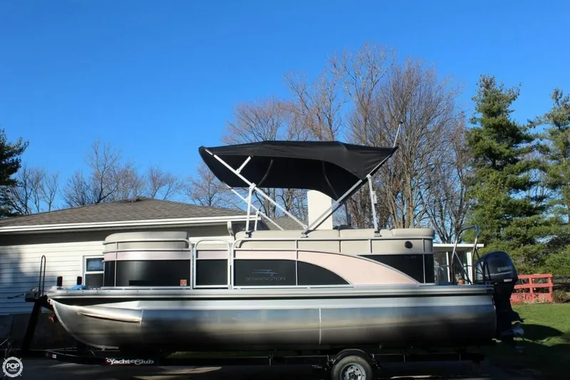Slide: The Image of Bennington 20 SLX 2015 - 1