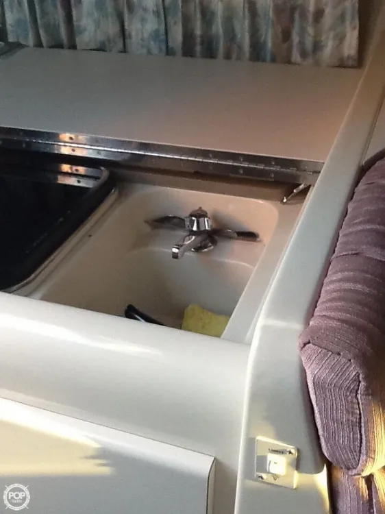 Slide: The Image of Carver Yachts 2587 Allegra 1989 - 9
