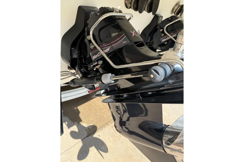 Slide: The Image of 2007 Formula 353 FASTech boat with MerCruiser Bravo One outdrive. - 18