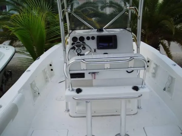 Slide: The Image of Pro 2200 Center Console 2006 - 2