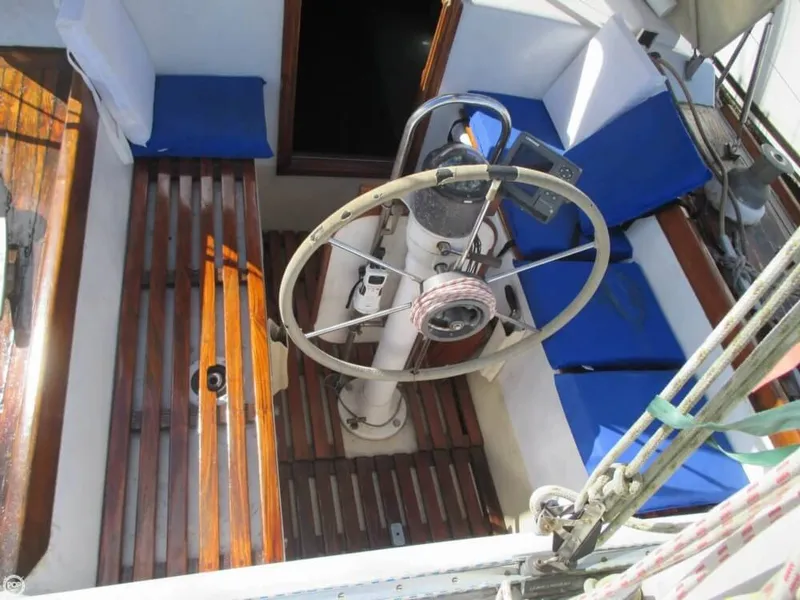 Slide: The Image of VHV Marine Durban 43 Ketch 1983 - 4