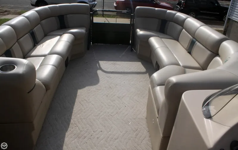 Slide: The Image of Bentley Pontoons 240 Cruise Encore SE 2012 - 5