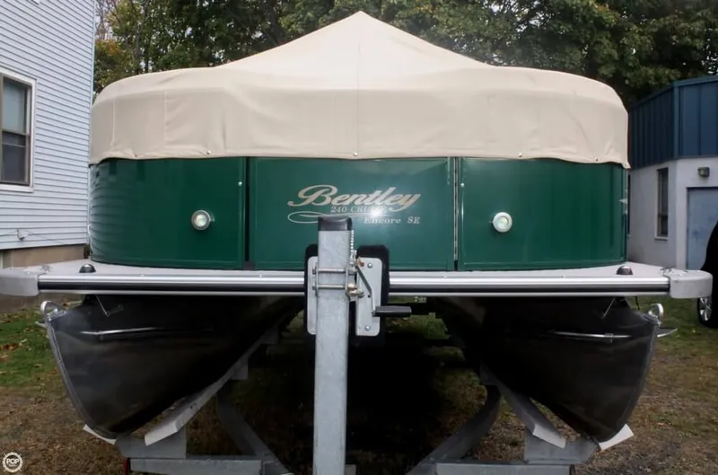 Slide: The Image of Bentley Pontoons 240 Cruise Encore SE 2012 - 6