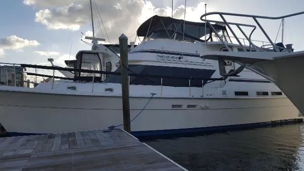 Slide: The Image of Gulfstar 49 Motor Yacht 1984 - 0