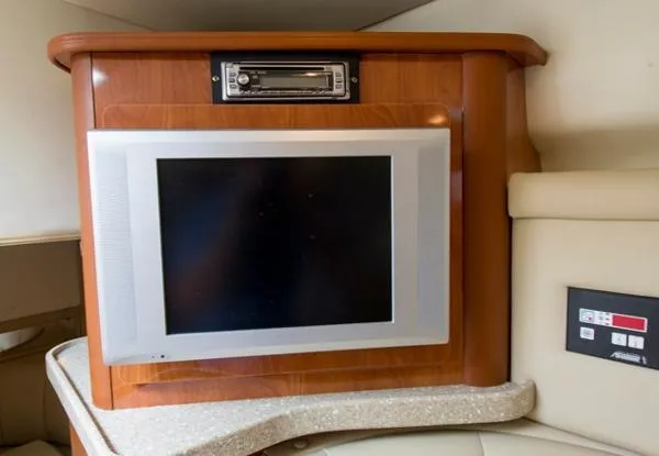Slide: The Image of Rinker 320 Express 2006 - 3
