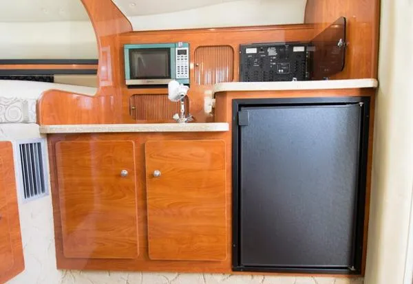 Slide: The Image of Rinker 320 Express 2006 - 4