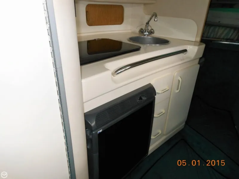 Slide: The Image of Sea Ray 290 Sundancer 1994 - 2