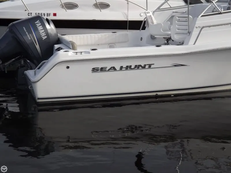 Slide: The Image of Sea Hunt Victory 225 LE 2012 - 4
