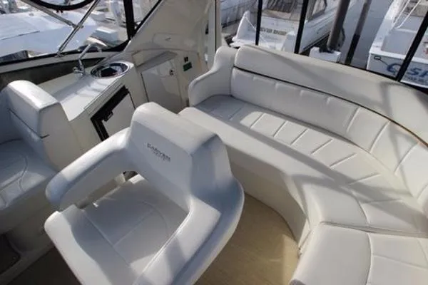 Slide: The Image of Carver Yachts 39 Motor Yacht 2004 - 6