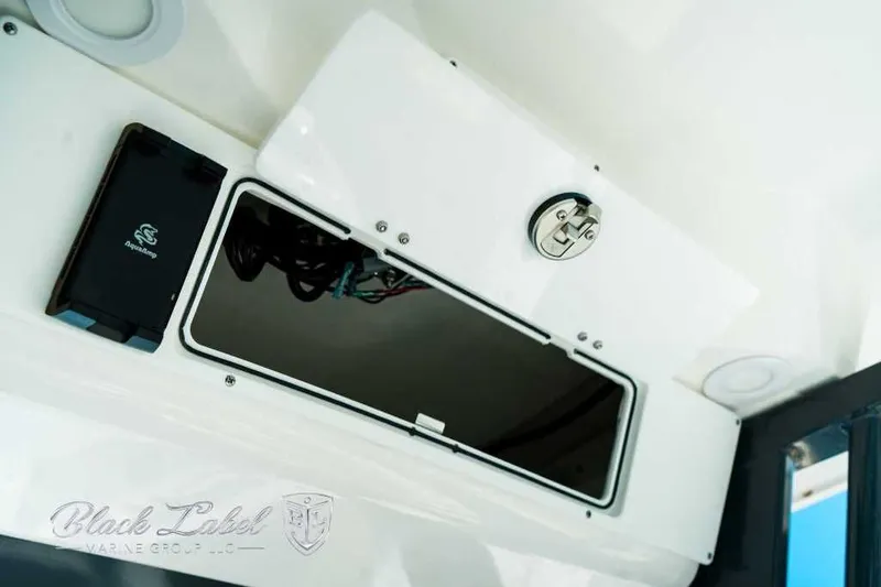 Slide: The Image of Sea Fox 248 Commander 2025 - 21