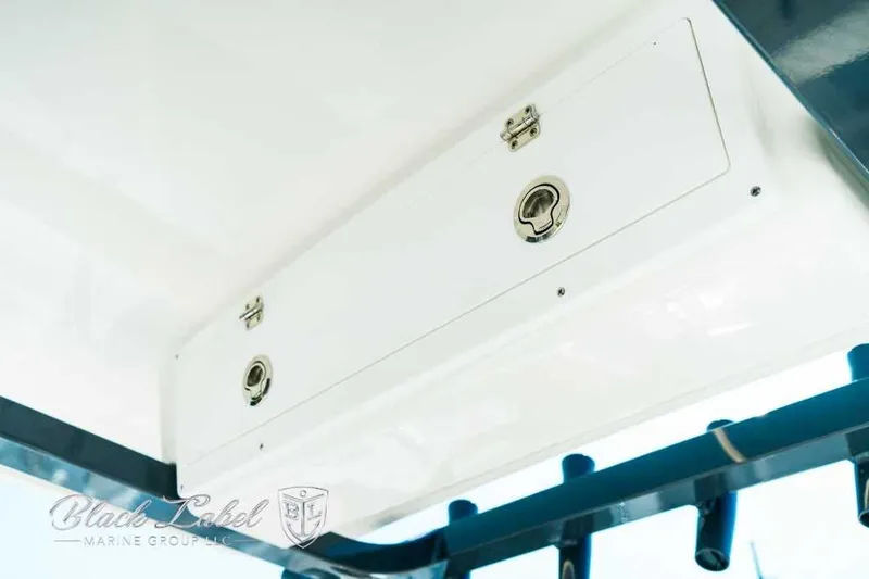 Slide: The Image of Sea Fox 248 Commander 2025 - 22