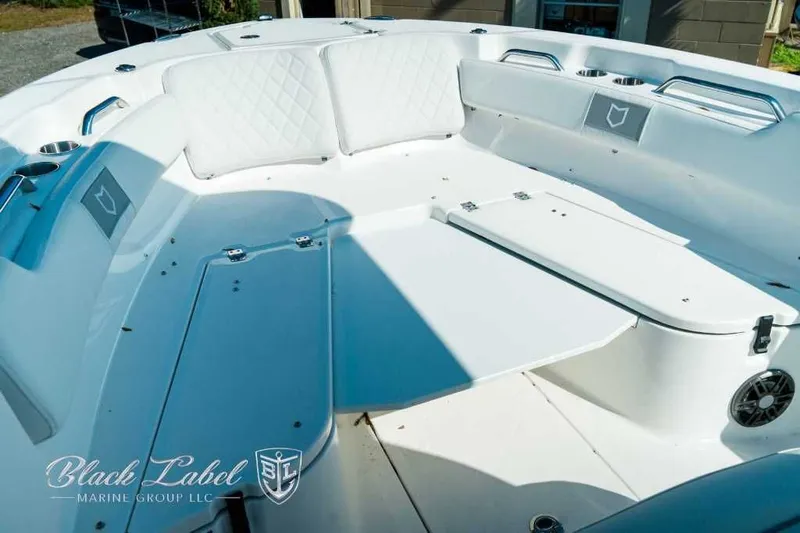 Slide: The Image of Sea Fox 248 Commander 2025 - 7