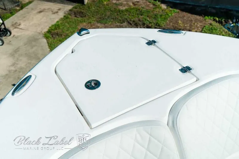 Slide: The Image of Sea Fox 248 Commander 2025 - 9