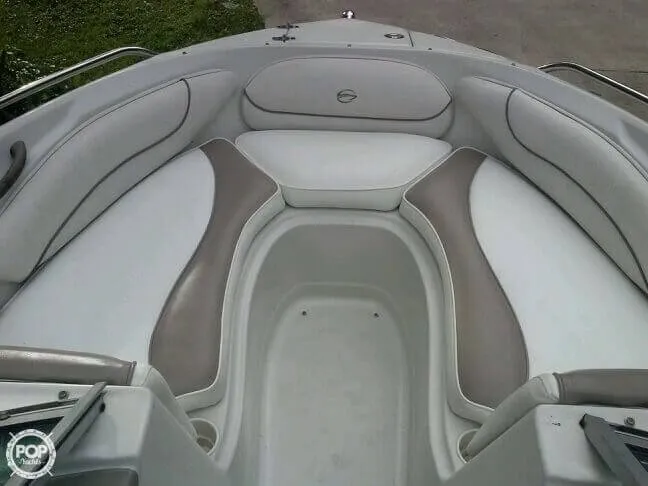 Slide: The Image of Crownline Boats 216 LS 2005 - 2
