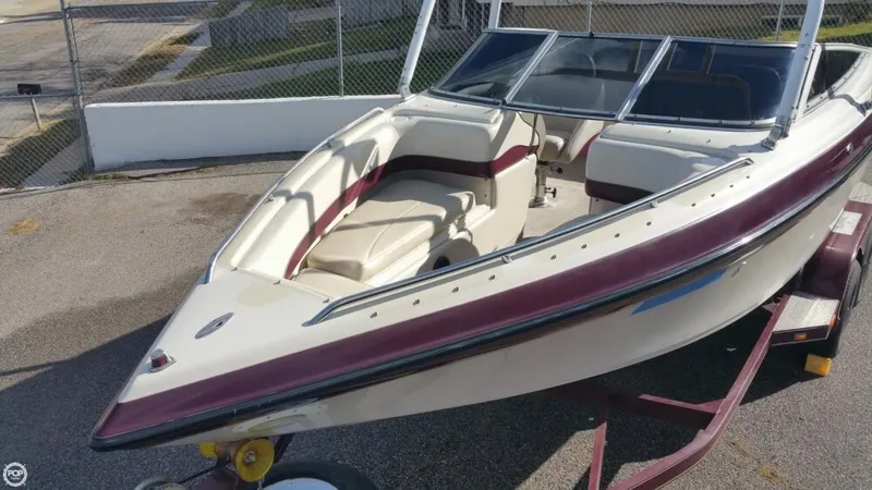 Slide: The Image of Crownline Boats 225 BR 1999 - 1