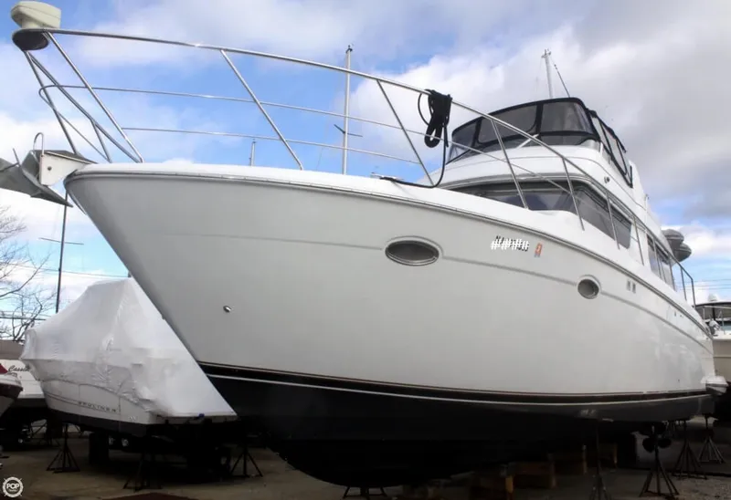 Slide: The Image of Carver Yachts 450 Voyager 2000 - 2