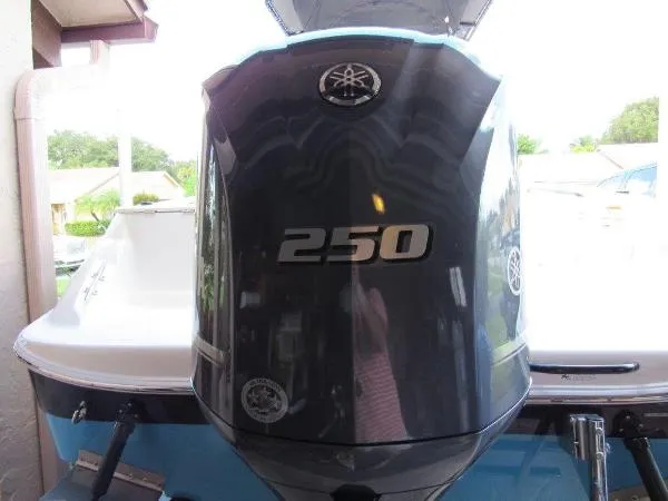 Slide: The Image of Wellcraft 232 Fisherman 2015 - 4
