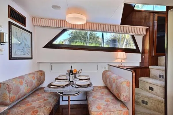 Slide: The Image of Hatteras Motor Yacht 1987 - 10