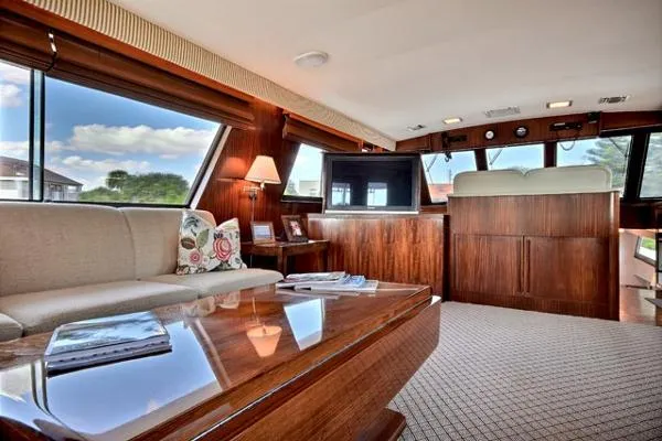 Slide: The Image of Hatteras Motor Yacht 1987 - 4