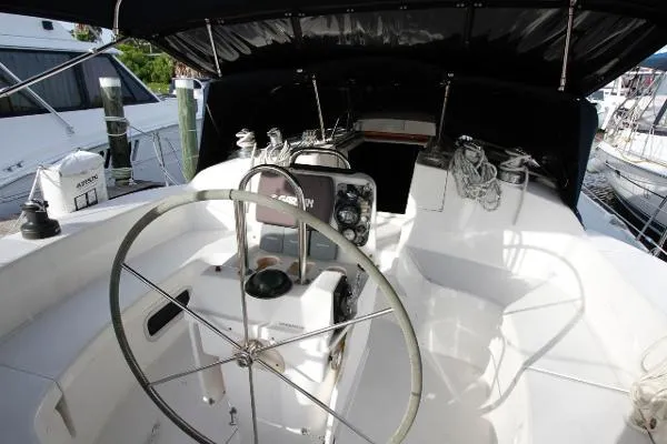 Slide: The Image of Hunter 410 2002 - 9
