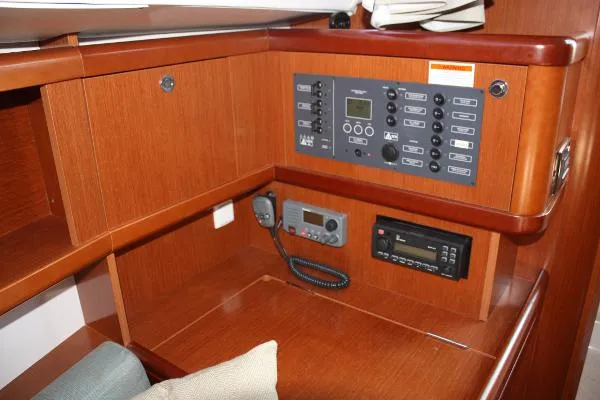 Slide: The Image of Beneteau Oceanis 31 2012 - 8