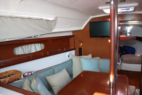 Slide: The Image of Beneteau Oceanis 31 2012 - 9