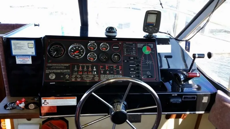 Slide: The Image of Bayliner 2850 Contessa Sedan Bridge 1982 - 10