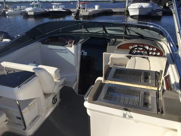 Slide: The Image of Regal 3350 Sport Cruiser 2008 - 4