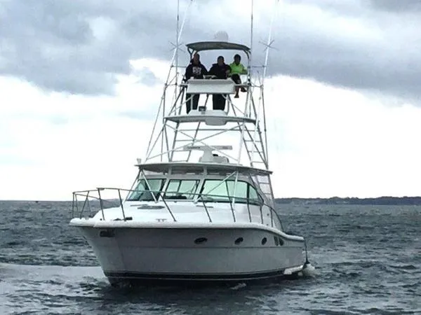 Slide: The Image of Tiara 38 Open 2002 - 8
