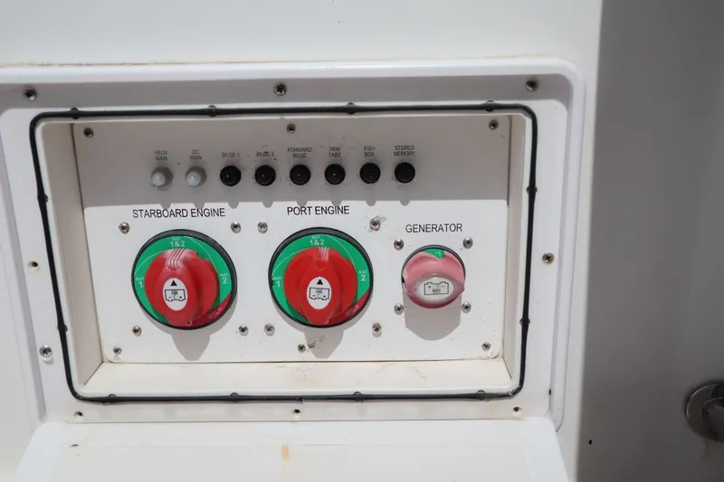 Slide: The Image of Control panel of a 2007 Pro-Line 32 Express boat. - 27