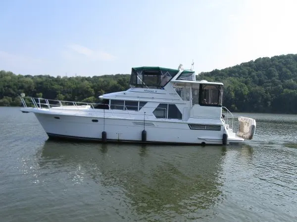 Slide: The Image of Carver Yachts 445 Aft Cabin 1999 - 1