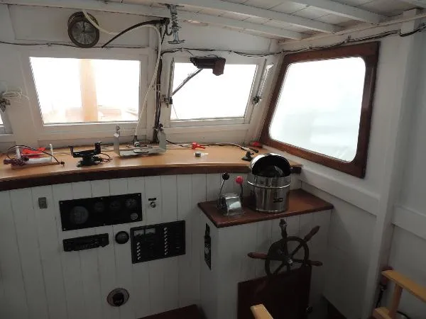Slide: The Image of Frank Day Jr. Custom Downeast 32' 1991 - 6