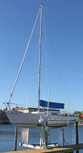 Slide: The Image of J Boats J29 1983 - 0